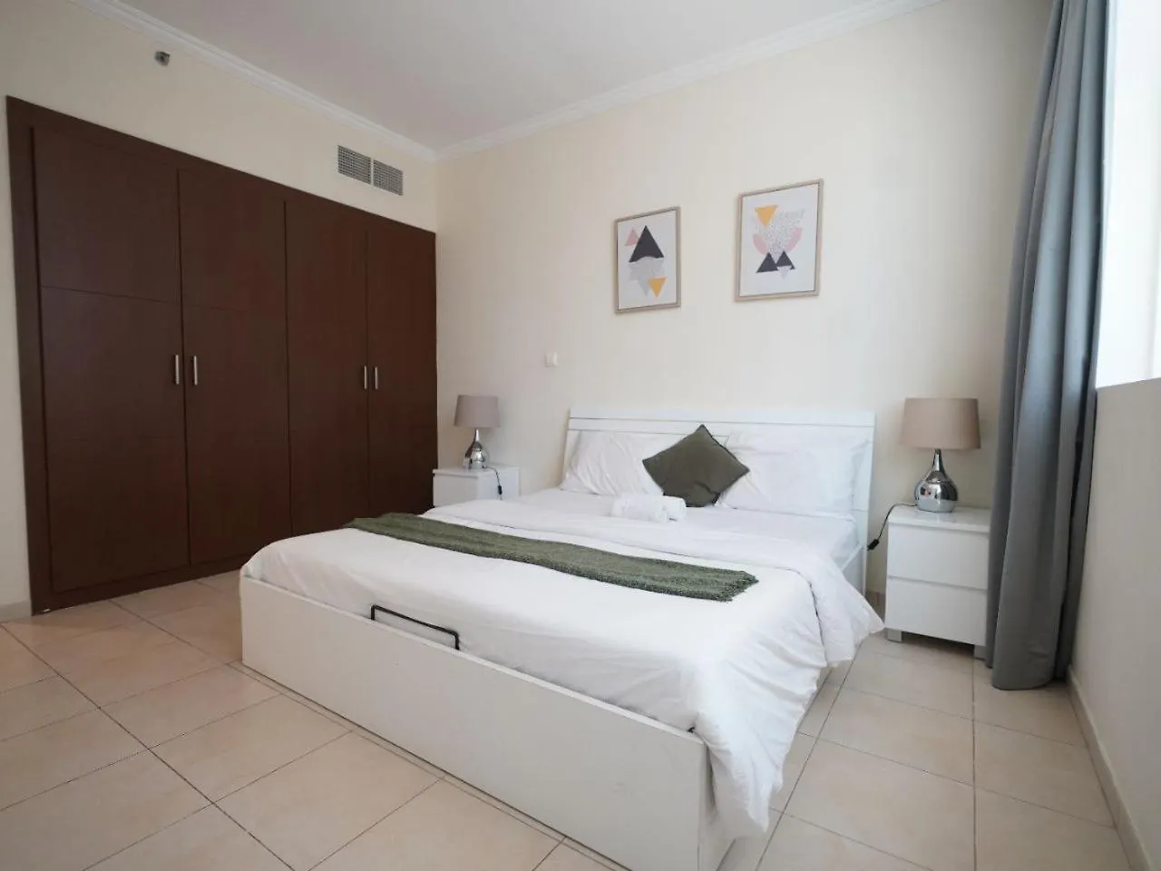 Apartment 1 Bedroom Downtown 5 Min Walk To Dubai Mall